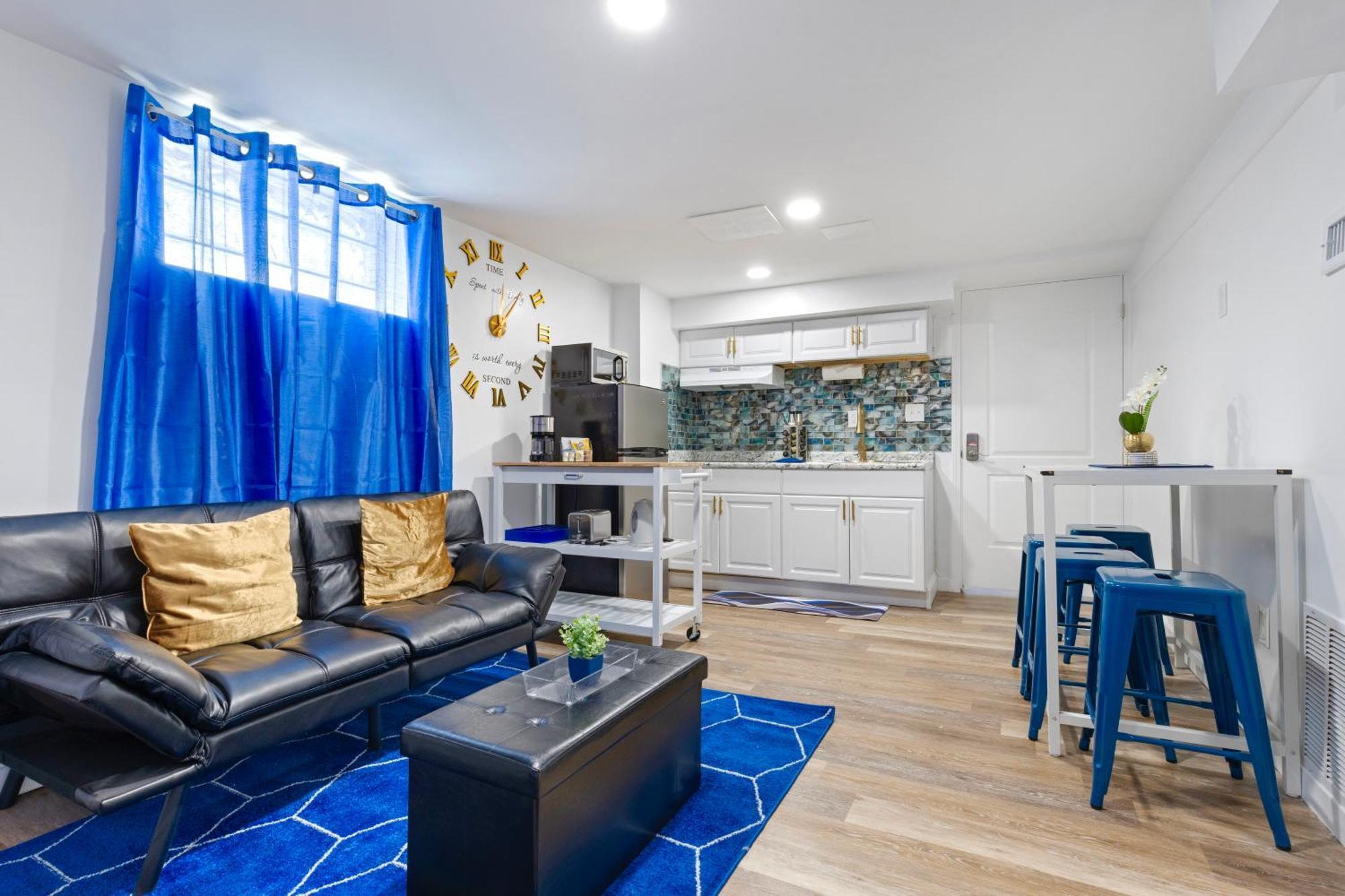 The Sapphire Haven - Your Old Brooklyn Oasis Awaits Families, Couples, Business Travelers Near Downtown With Parking, 300 Mb Wifi & Self Check-In Cleveland Exterior foto