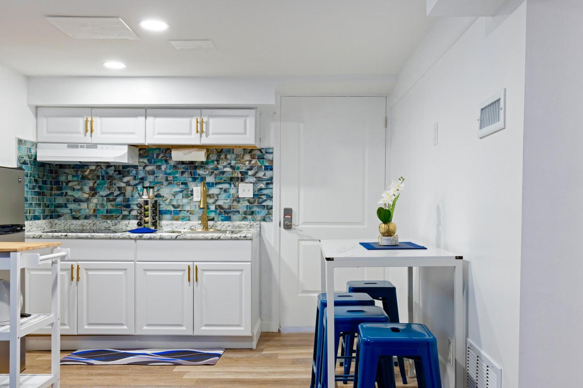 The Sapphire Haven - Your Old Brooklyn Oasis Awaits Families, Couples, Business Travelers Near Downtown With Parking, 300 Mb Wifi & Self Check-In Cleveland Exterior foto