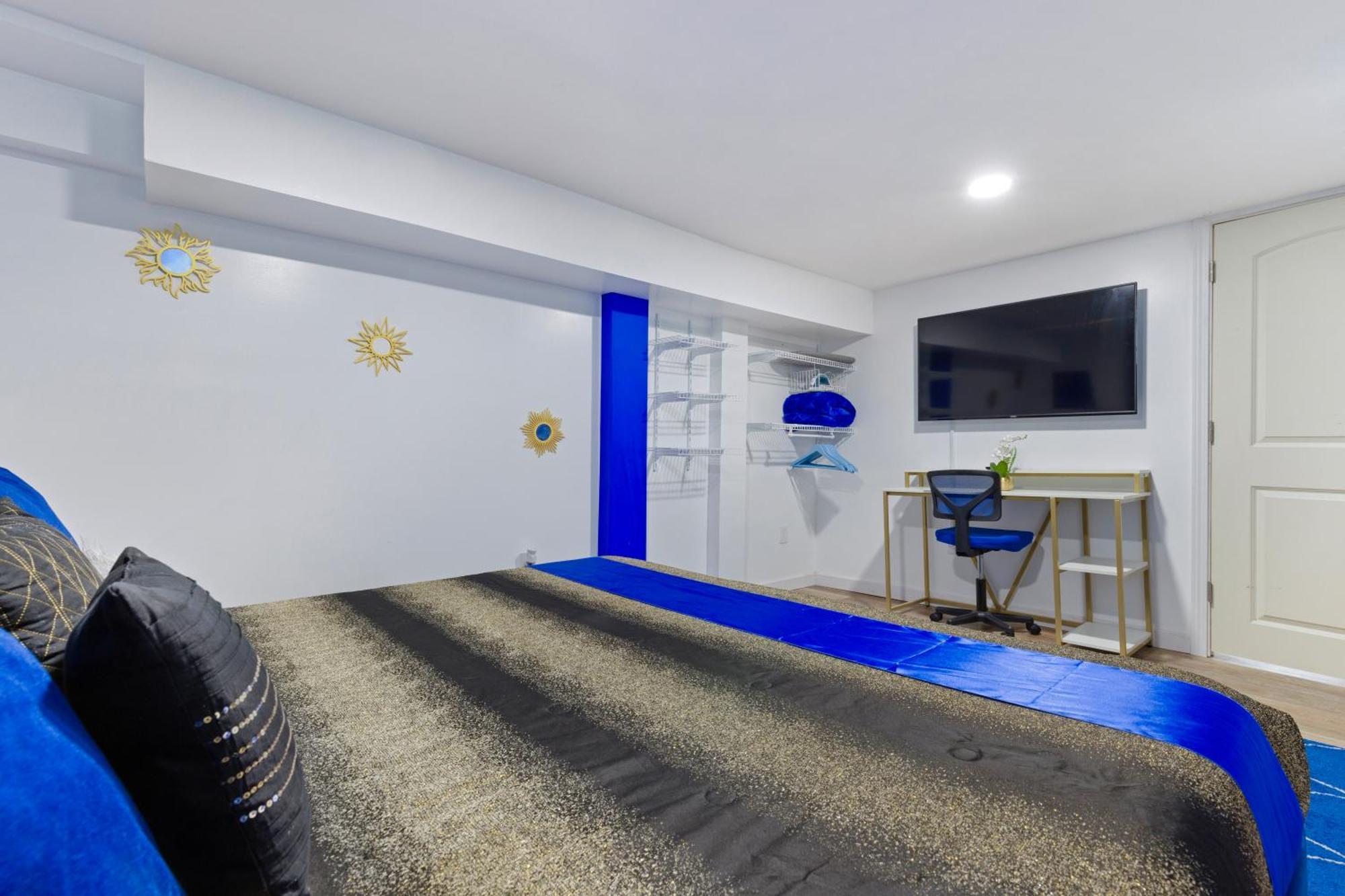 The Sapphire Haven - Your Old Brooklyn Oasis Awaits Families, Couples, Business Travelers Near Downtown With Parking, 300 Mb Wifi & Self Check-In Cleveland Exterior foto